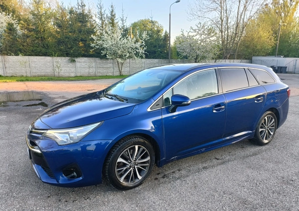 Toyota Avensis cena 44300 przebieg: 211000, rok produkcji 2016 z Ostrołęka małe 79